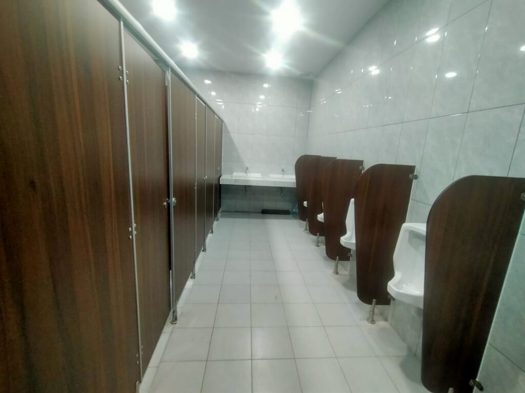 Aluminium 12 Proyek Cubicle Toilet di PT.Roda Mas Baja Intan